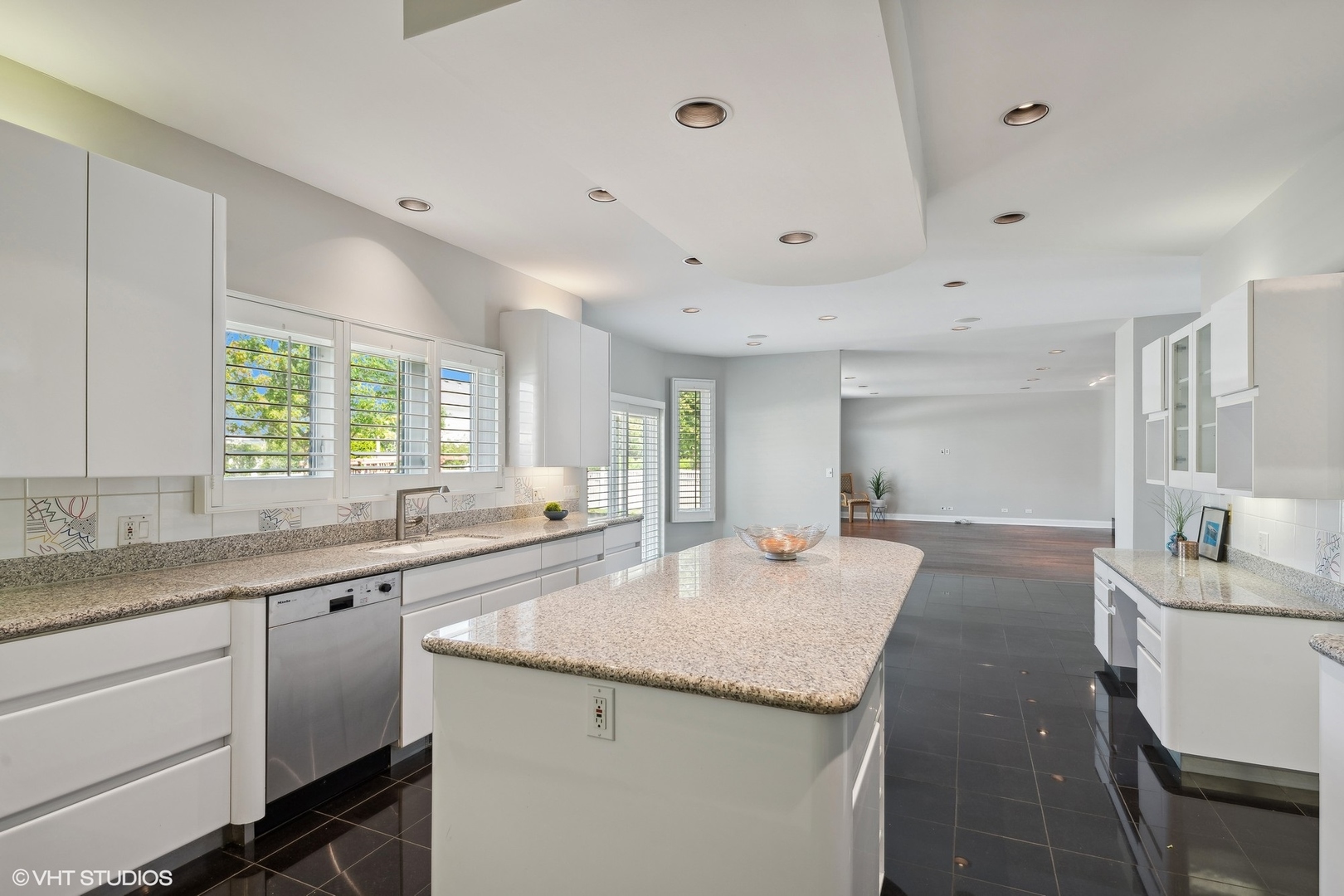1422 Voltz Road Northbrook, IL 60062 - Photo 10 of 32 Gallery Image 10
