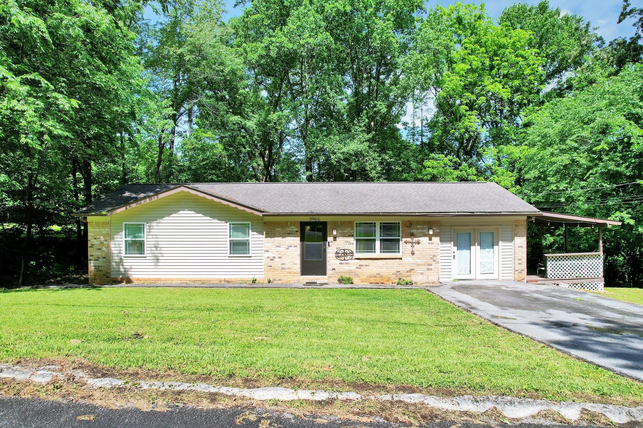 3955 Lynncrest Dr Northeast  
