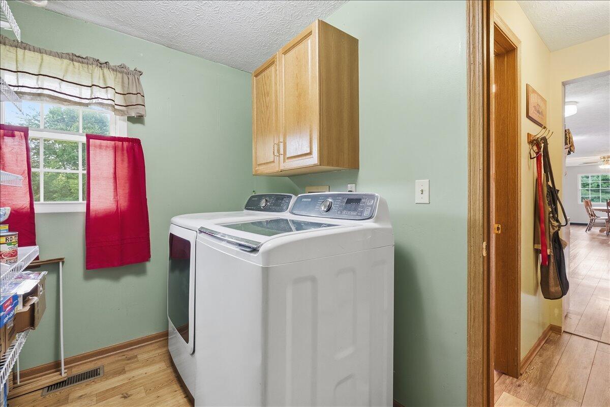 11455 Colwill Road Gambier, OH 43022 - Photo 20 of 35 Laundry/Pantry