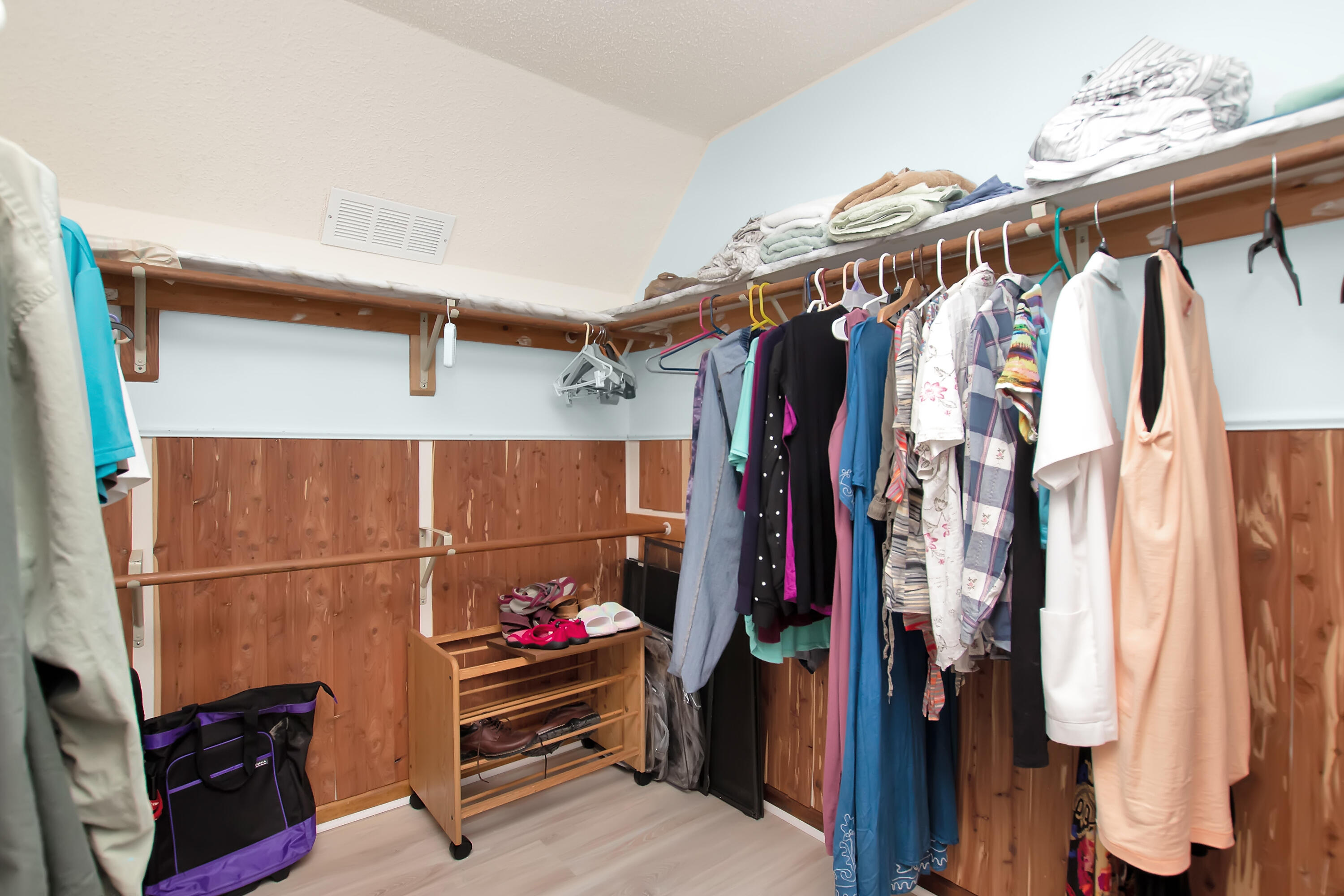 28594 Tortuga Road Summerland Key, FL 33042 - Photo 29 of 46 Big walk-in closet in master suite