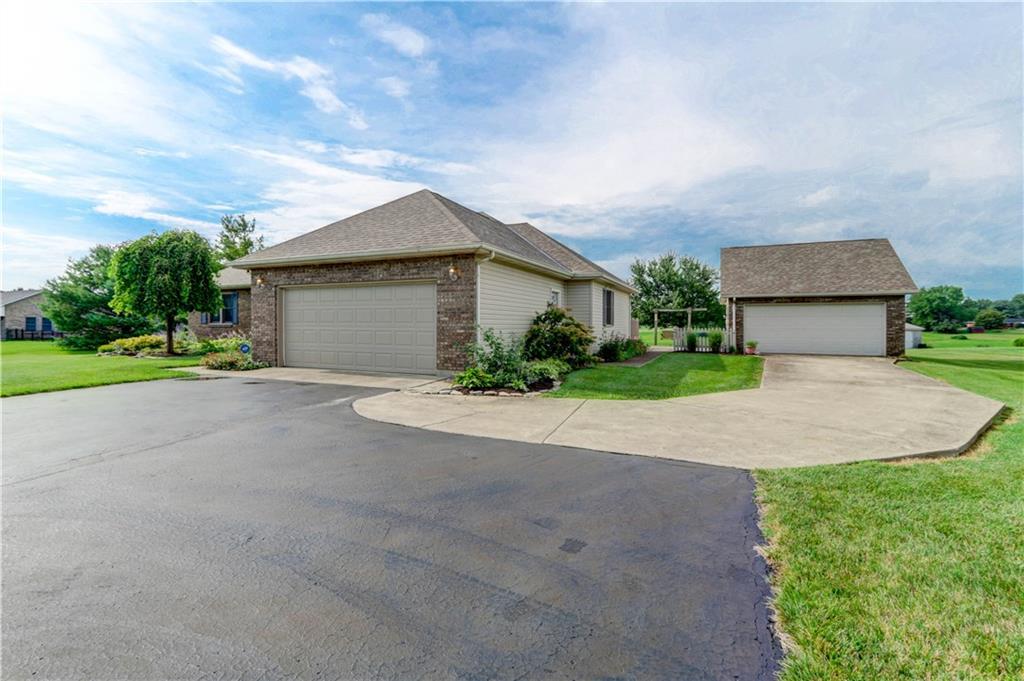 4325 Evans Avenue Springfield, OH 45504 - Photo 2 of 38