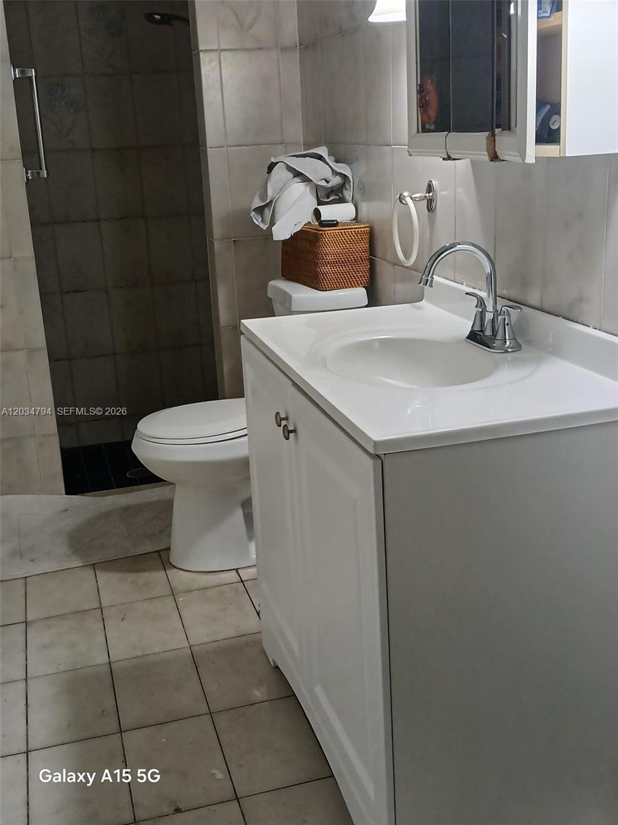 4427 Southwest 16th Street Miami, FL 33134 - Photo 12 of 18