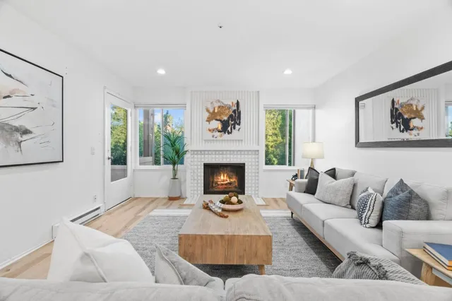 $828,000 | 4000 Farm Hill Boulevard, Unit 204, Redwood City, CA 94061