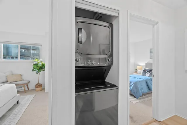 $828,000 | 4000 Farm Hill Boulevard, Unit 204, Redwood City, CA 94061