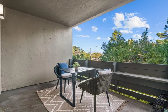 $828,000 | 4000 Farm Hill Boulevard, Unit 204, Redwood City, CA 94061