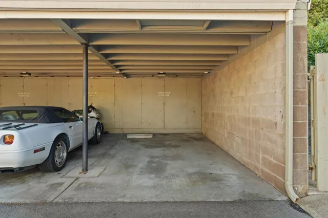 $828,000 | 4000 Farm Hill Boulevard, Unit 204, Redwood City, CA 94061