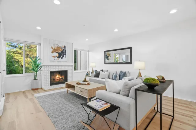 $828,000 | 4000 Farm Hill Boulevard, Unit 204, Redwood City, CA 94061