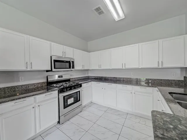 $2,800 | 905 Hems Lane, Arlington, TX 76001