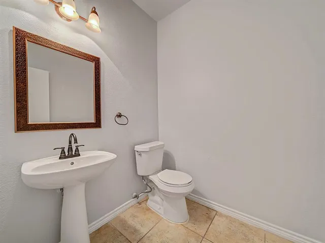 $2,800 | 905 Hems Lane, Arlington, TX 76001