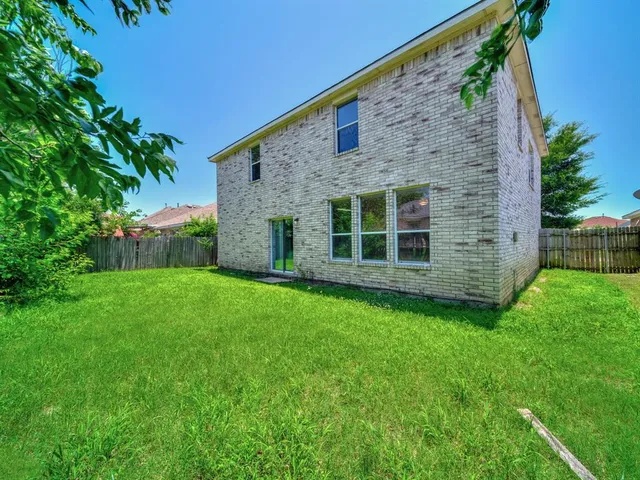$2,800 | 905 Hems Lane, Arlington, TX 76001