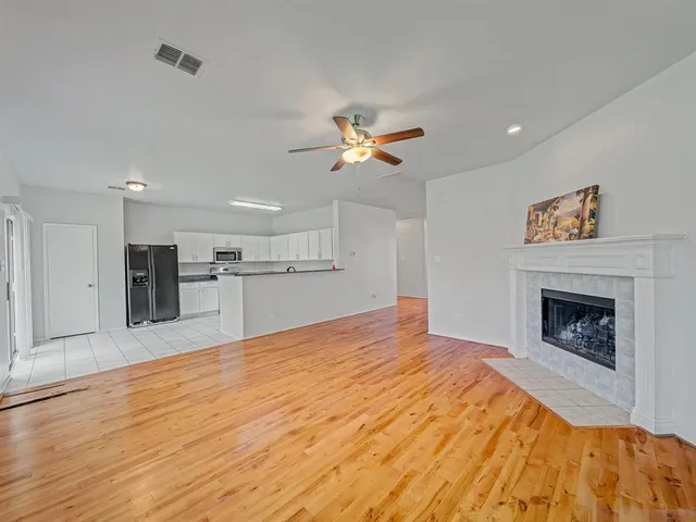 $2,800 | 905 Hems Lane, Arlington, TX 76001