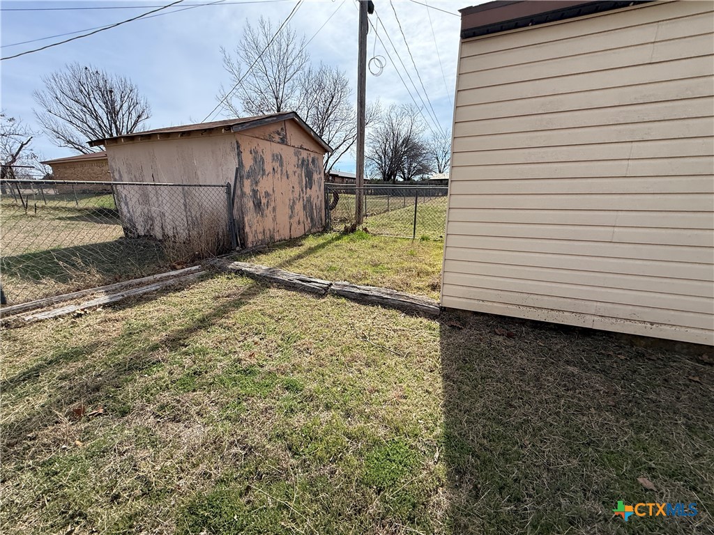 801 Meadowlark Street Hamilton, TX 76531 - Photo 28 of 42