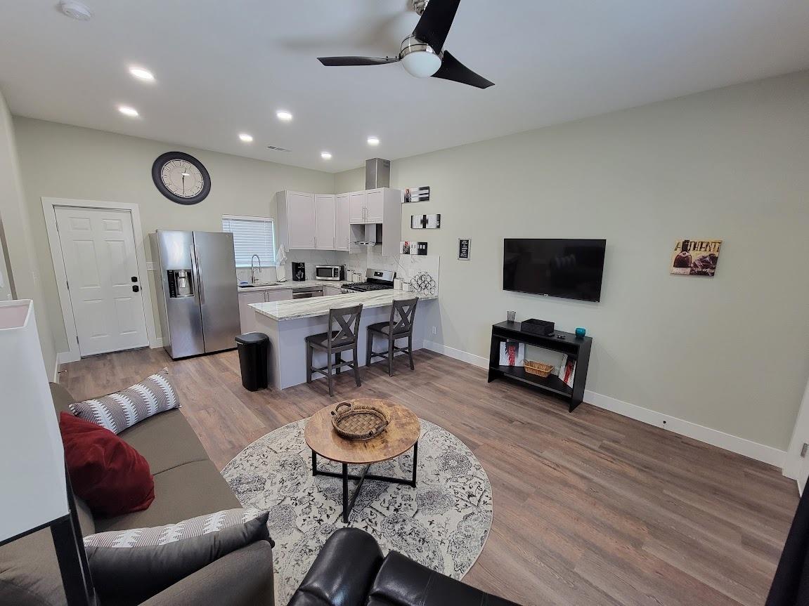 335 Oxford Avenue Clovis, CA 93612 - Photo 21 of 28 ADU Living Room open to the kitchen