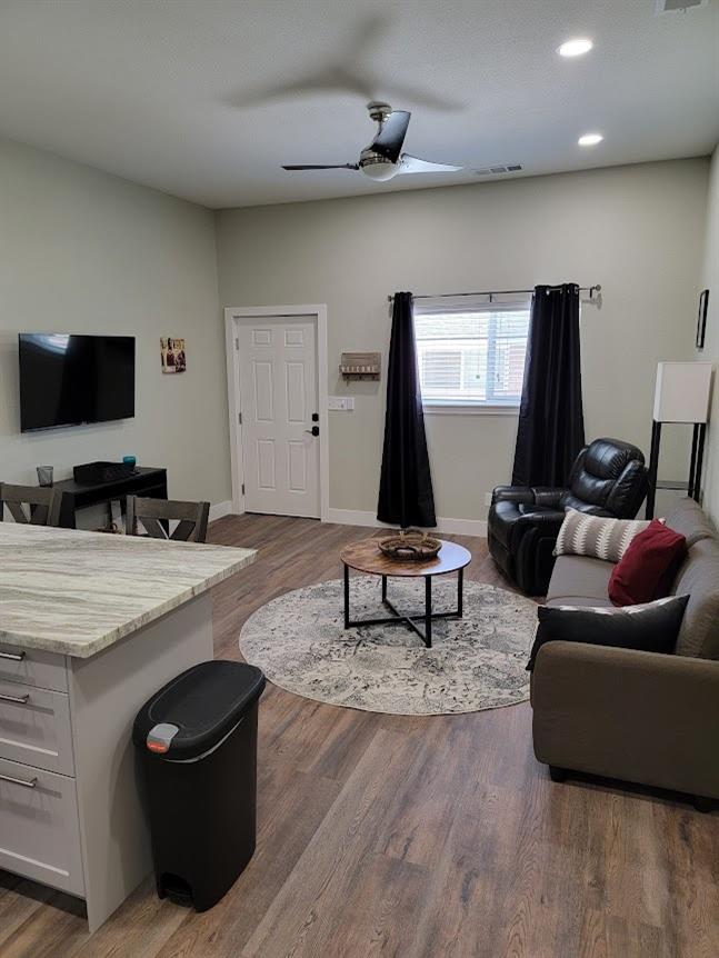 335 Oxford Avenue Clovis, CA 93612 - Photo 22 of 28