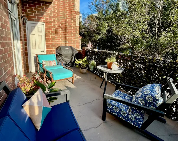 $500,000 | 822 West Hubbard Street, Unit 2, Chicago, IL 60642