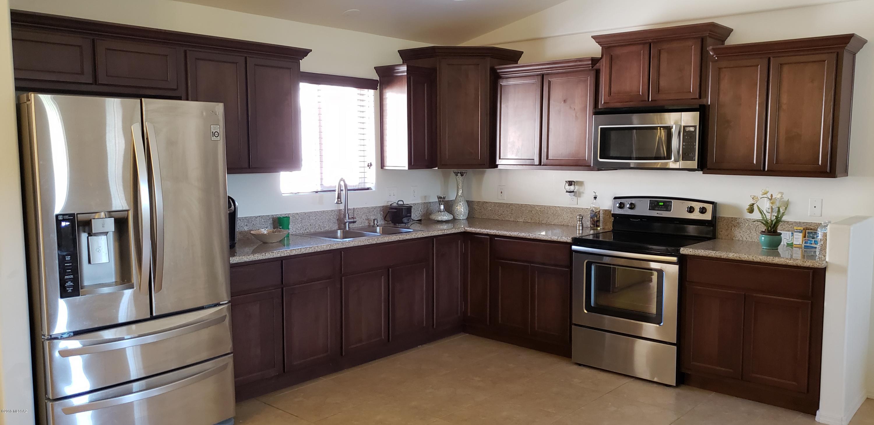 690 Ona Lane Rio Rico, AZ 85648 - Photo 2 of 18