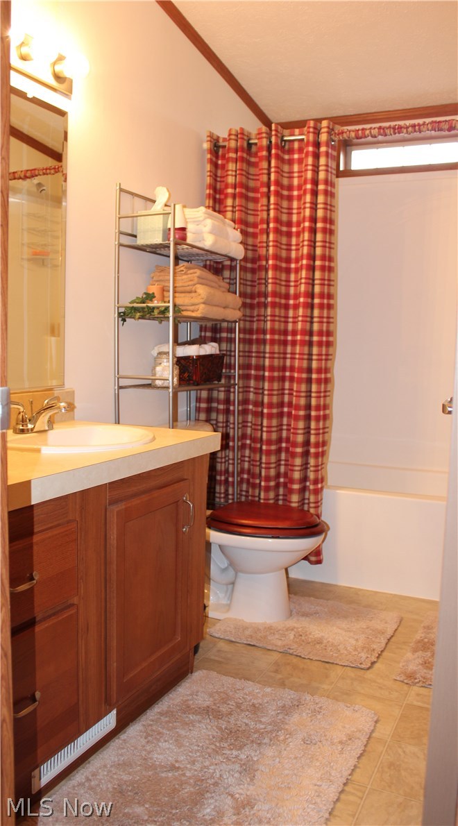 3460 Rough And Ready Road New Concord, OH 43762 - Photo 12 of 33 Main Bathroom