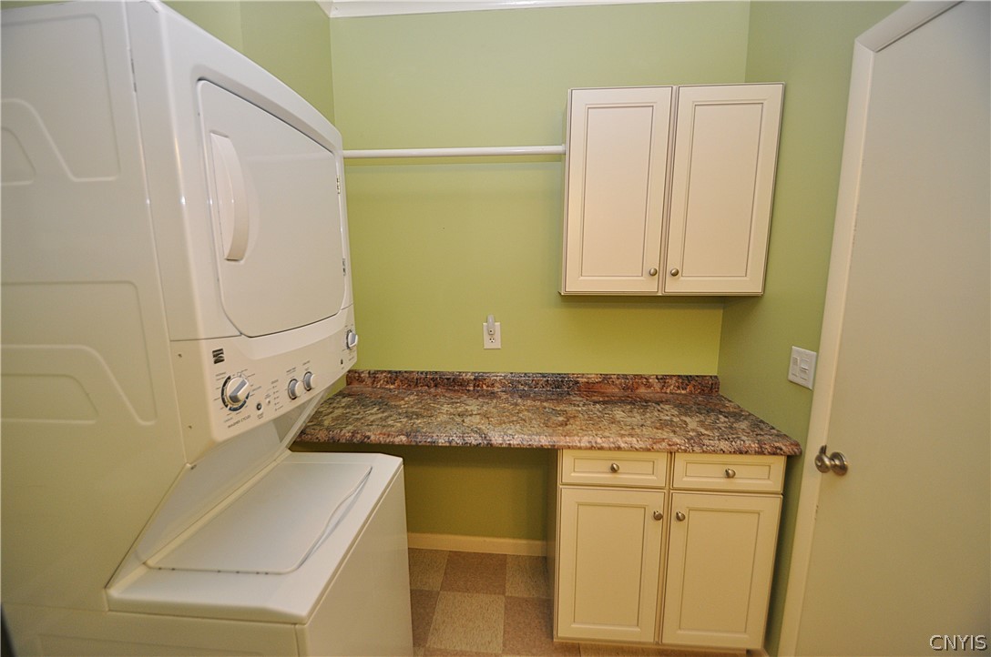 606 Roxford Road South Salina, NY 13208 - Photo 11 of 30 Space to fold and store.