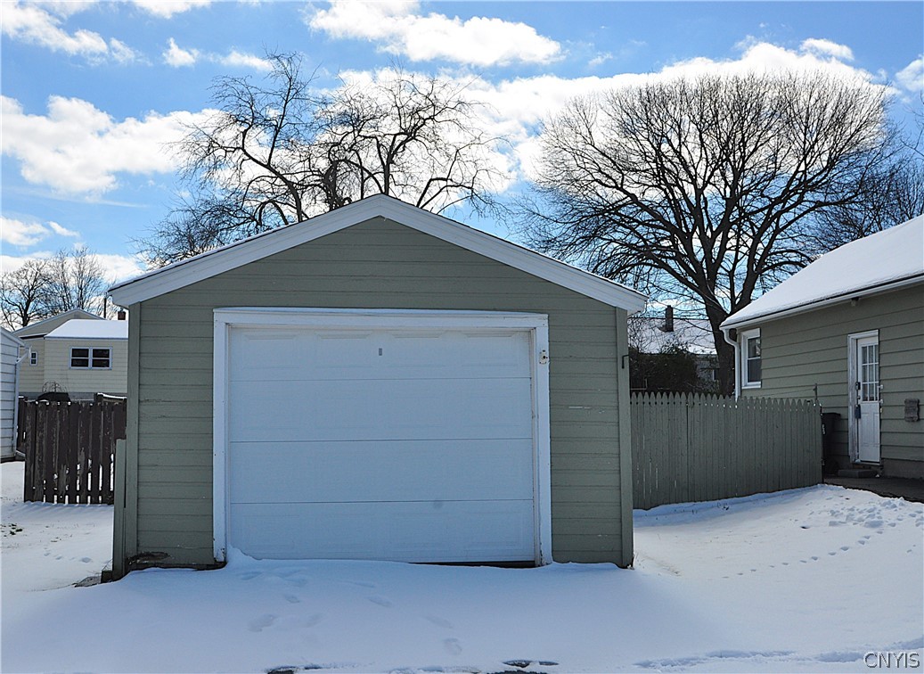 606 Roxford Road South Salina, NY 13208 - Photo 24 of 30 One Car Garage