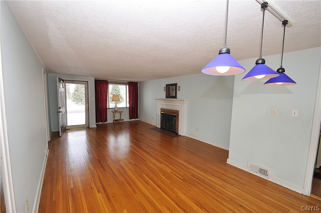 606 Roxford Road South Salina, NY 13208 - Photo 6 of 30 View to Front Door