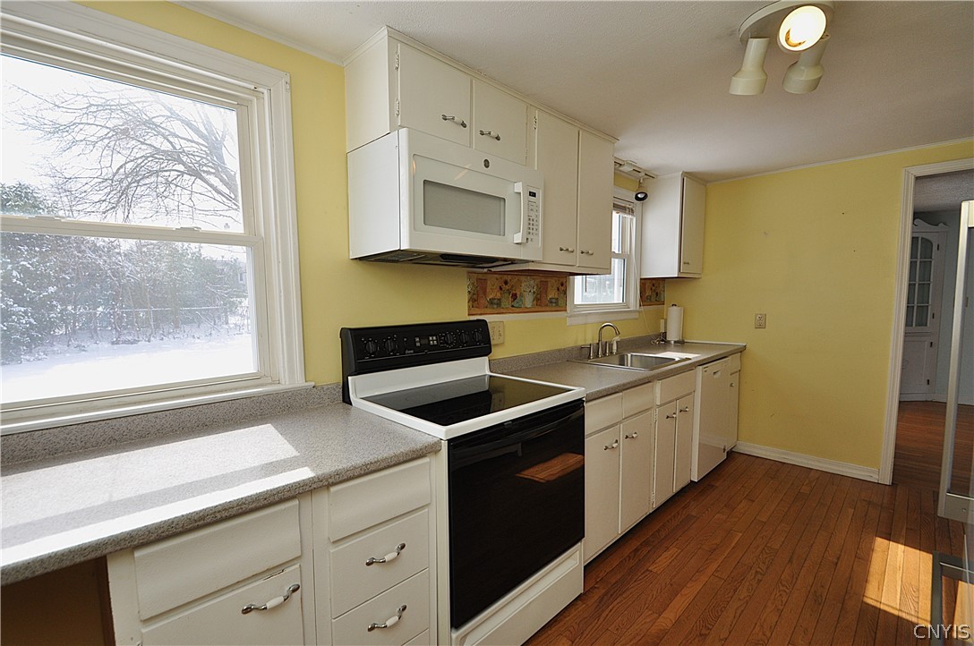 606 Roxford Road South Salina, NY 13208 - Photo 8 of 30 another view