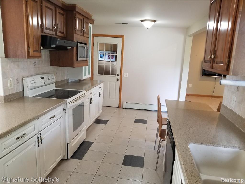 2075 Alfred Drive Troy, MI 48085 - Photo 6 of 25