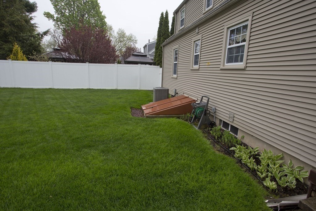 102 Warren Street West Springfield, MA 01089 - Photo 24 of 28 Gallery Image 24