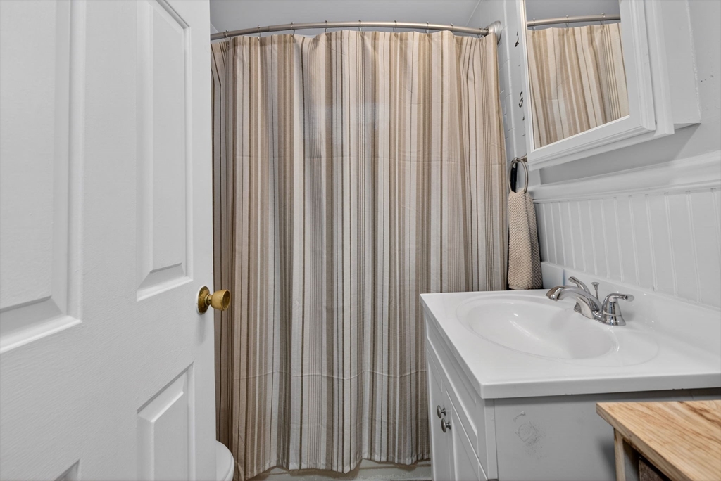 82 Linwood Street Lynn, MA 01905 - Photo 15 of 40