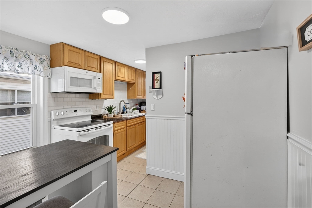82 Linwood Street Lynn, MA 01905 - Photo 16 of 40