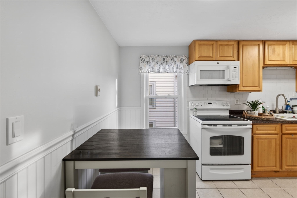 82 Linwood Street Lynn, MA 01905 - Photo 17 of 40