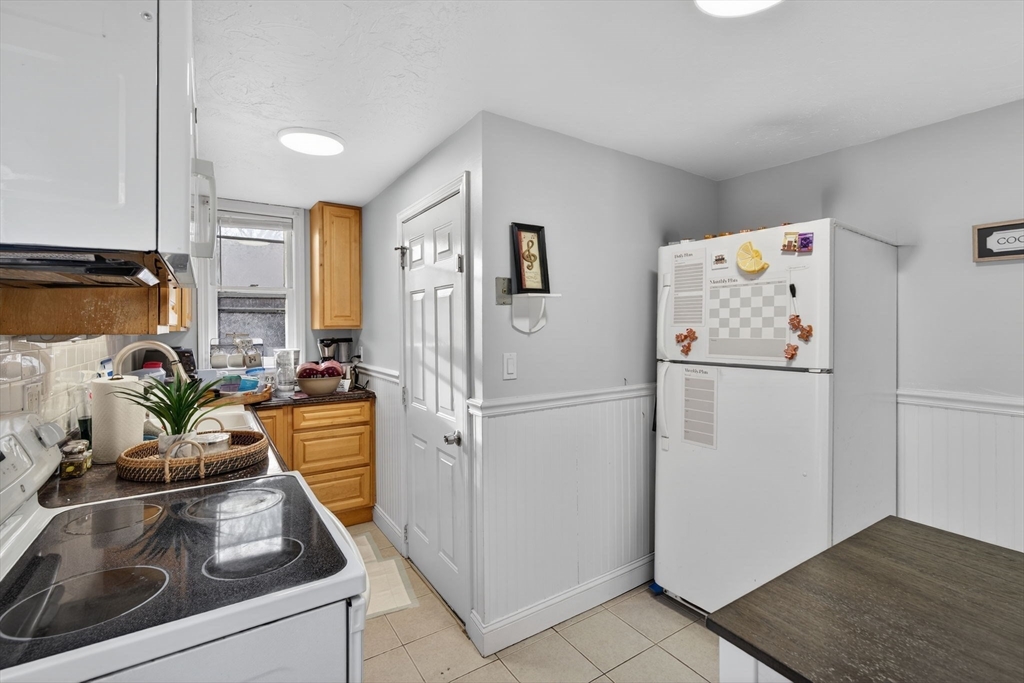 82 Linwood Street Lynn, MA 01905 - Photo 18 of 40