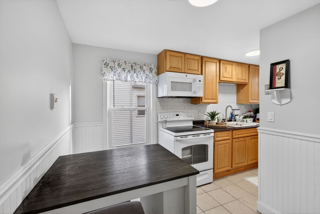 82 Linwood Street Lynn, MA 01905 - Photo 20 of 40