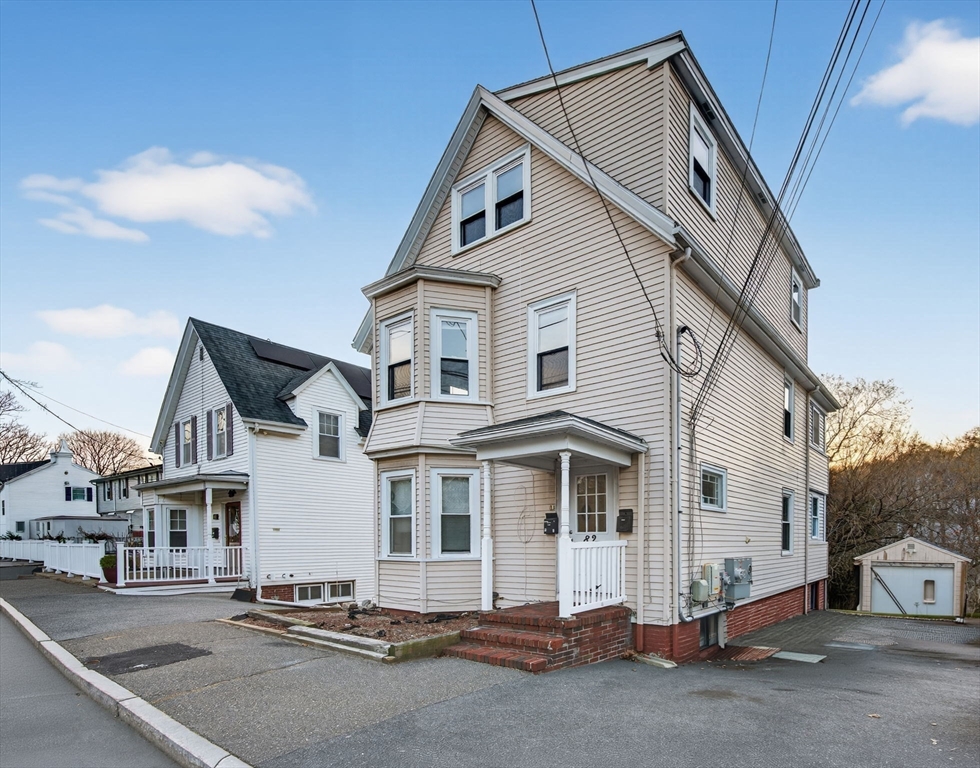 82 Linwood Street Lynn, MA 01905 - Photo 3 of 40