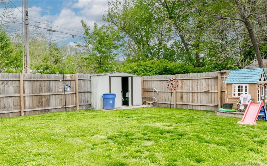 165 North 4th Street Scottsburg, IN 47170 - Photo 5 of 37