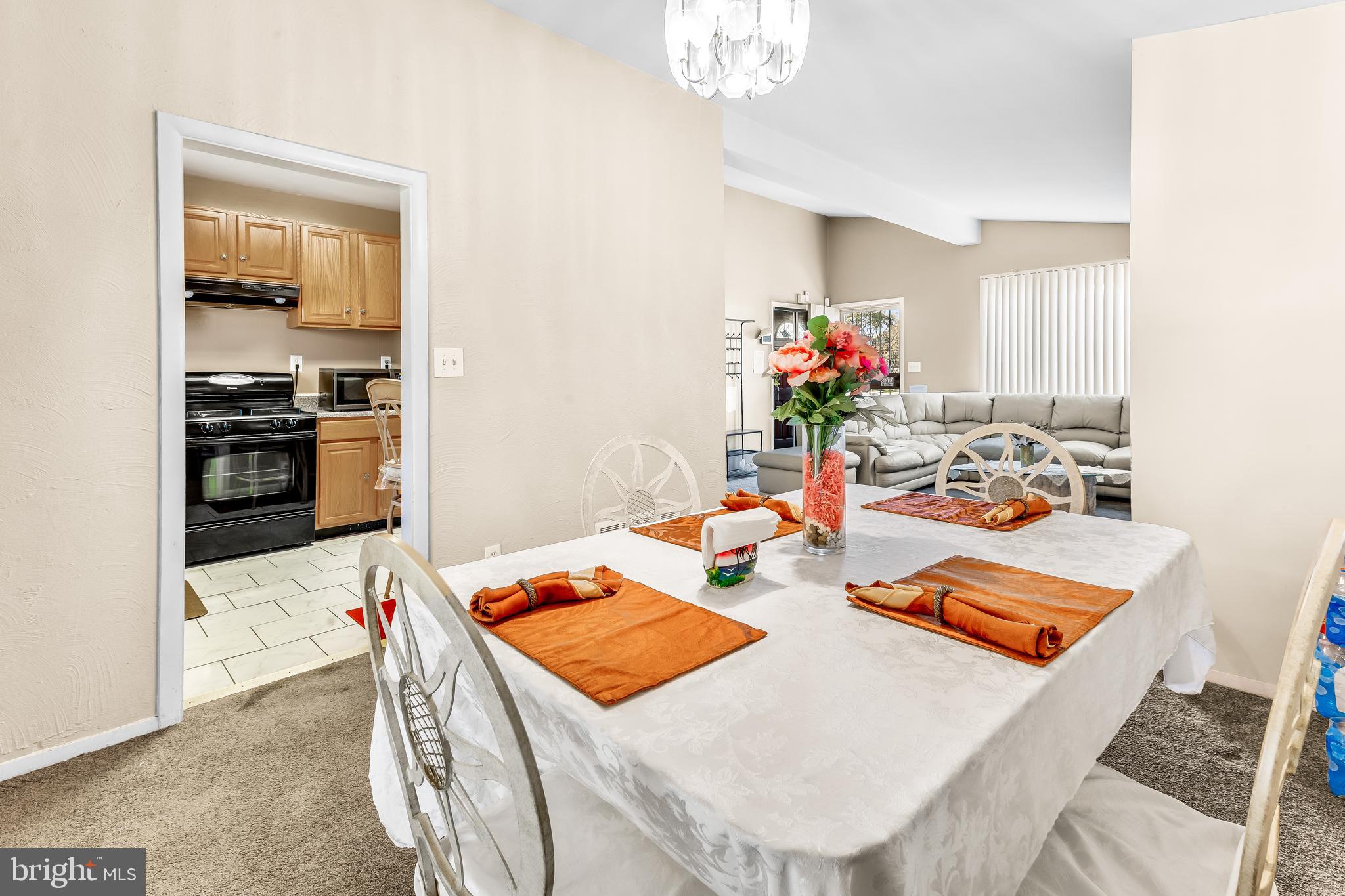 8426 Charlton Road Randallstown, MD 21133 - Photo 11 of 34 dining area