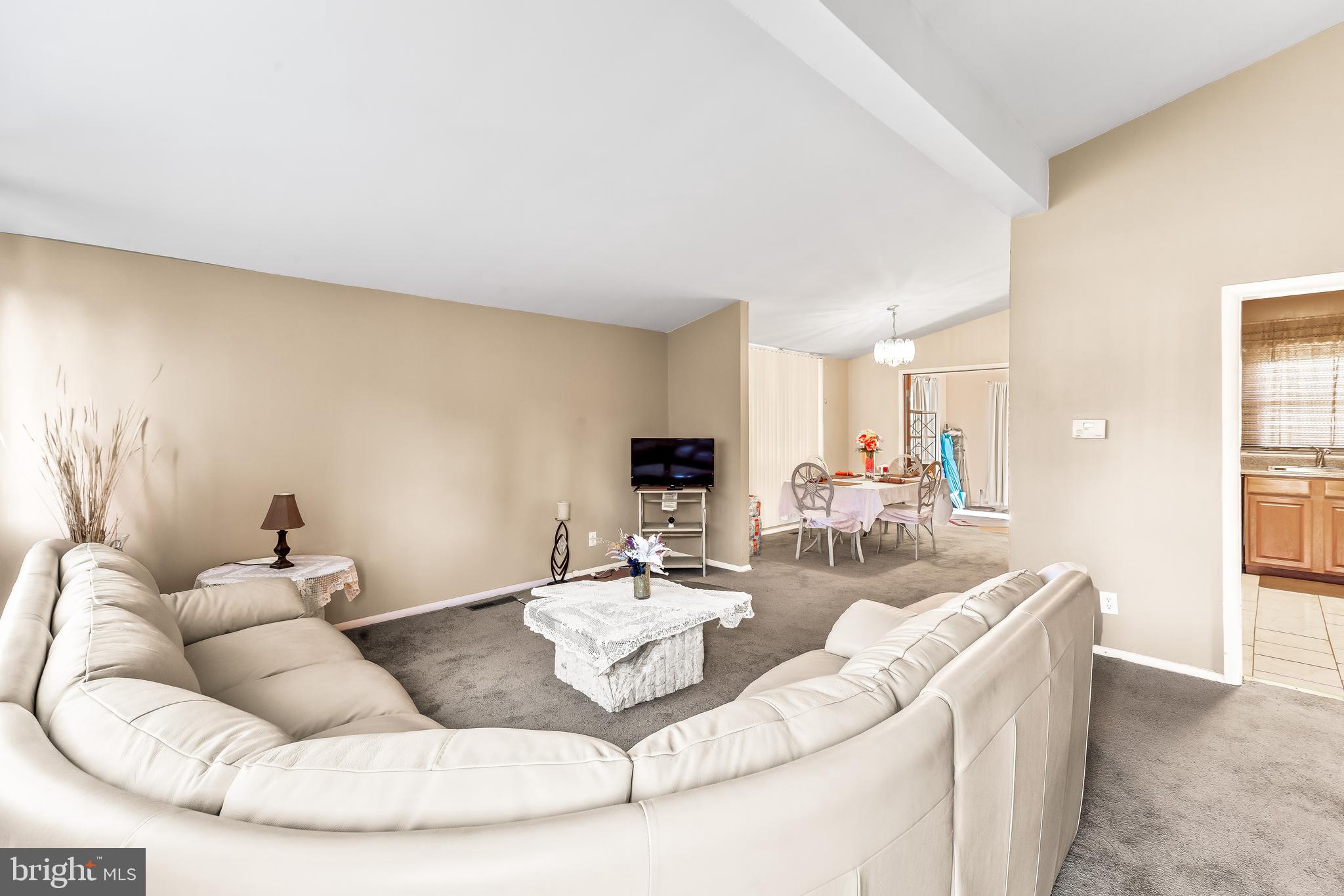 8426 Charlton Road Randallstown, MD 21133 - Photo 6 of 34 living room
