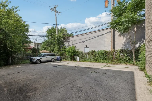 $165,000 | 4416 North Harding Avenue, Unit 3, Chicago, IL 60625