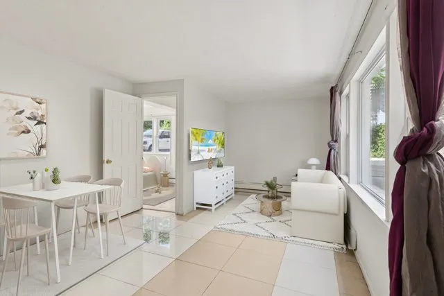 $165,000 | 4416 North Harding Avenue, Unit 3, Chicago, IL 60625