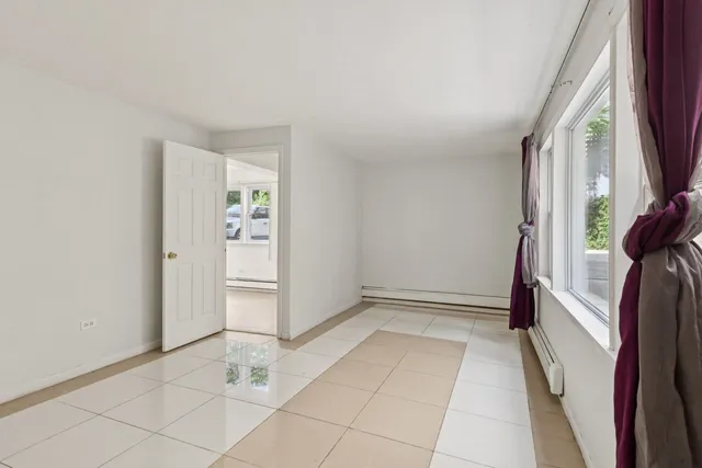 $165,000 | 4416 North Harding Avenue, Unit 3, Chicago, IL 60625