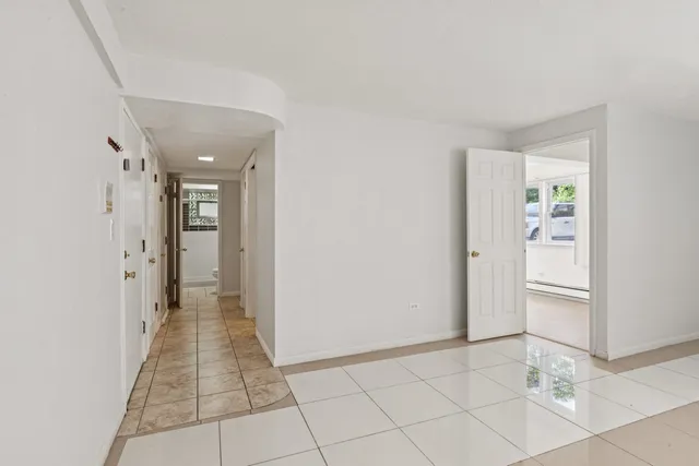 $165,000 | 4416 North Harding Avenue, Unit 3, Chicago, IL 60625