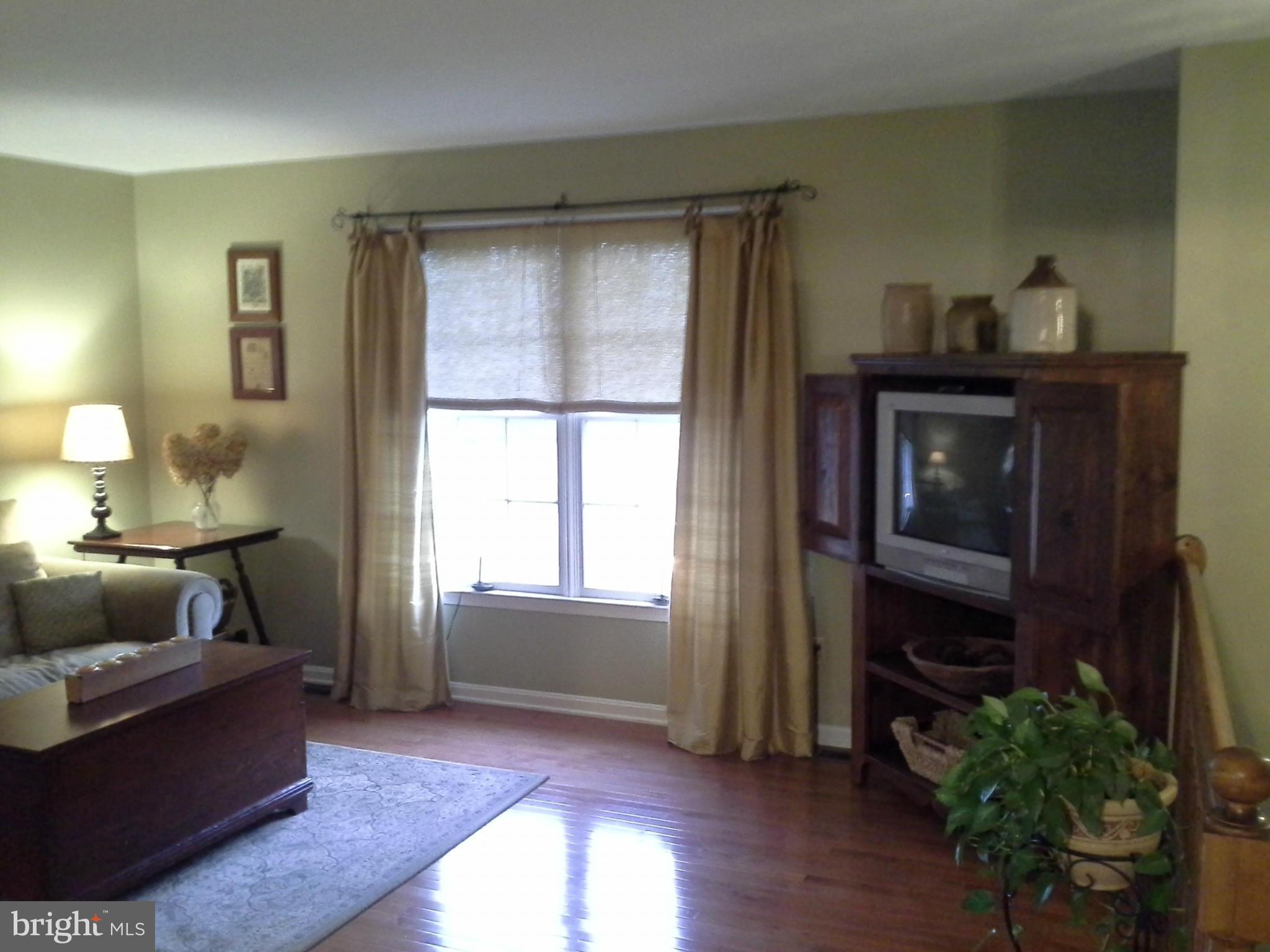 43 Country Side Loop Elkton, MD 21921 - Photo 9 of 30 Living Room
