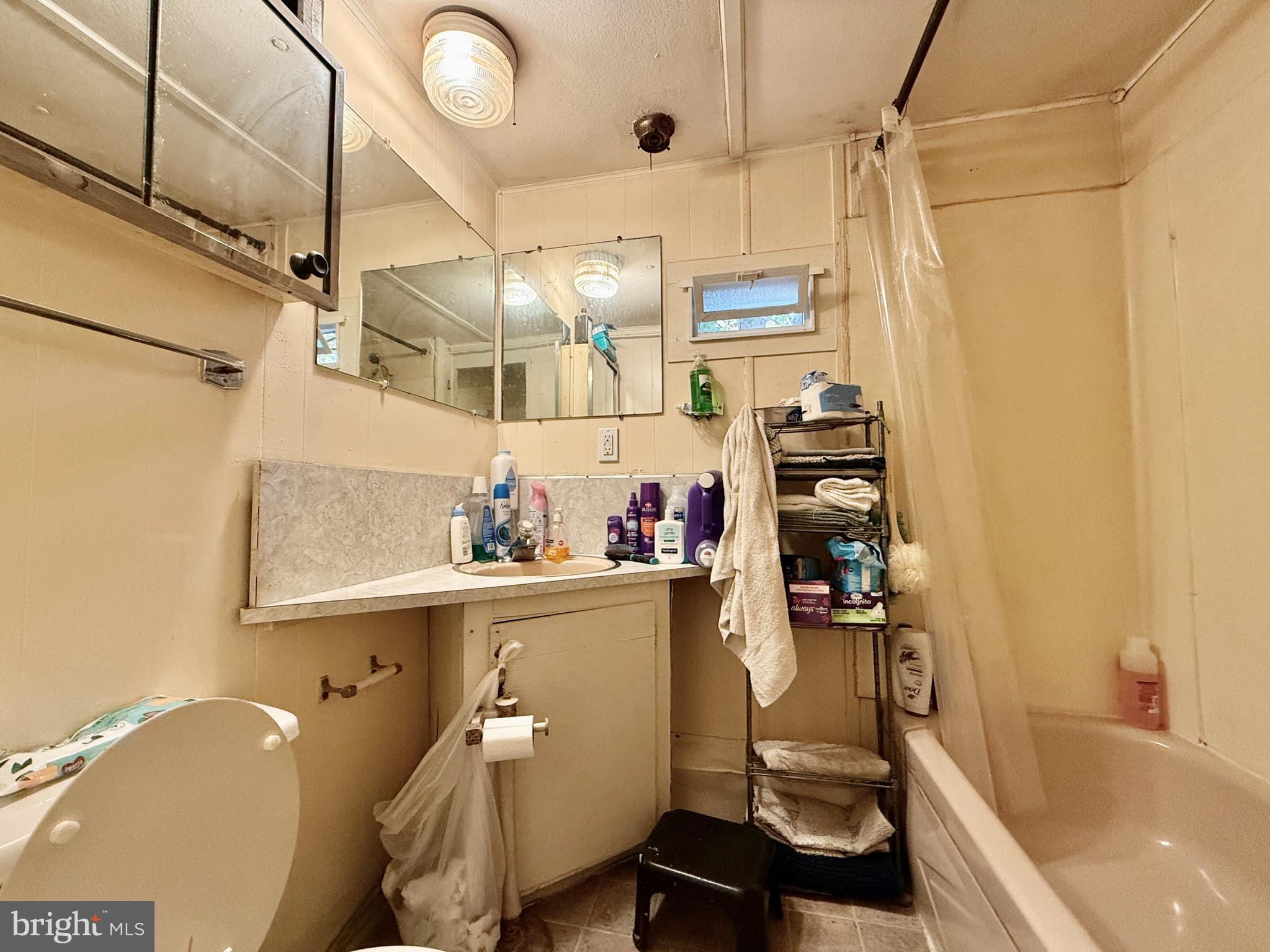 250 Jute Road Millville, NJ 08332 - Photo 9 of 11 a view of a workspace