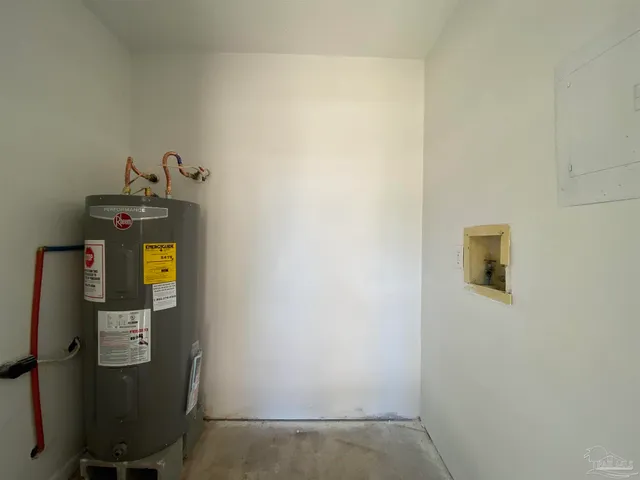 $1,300 | 9553 Lillian Highway, Pensacola, FL 32506