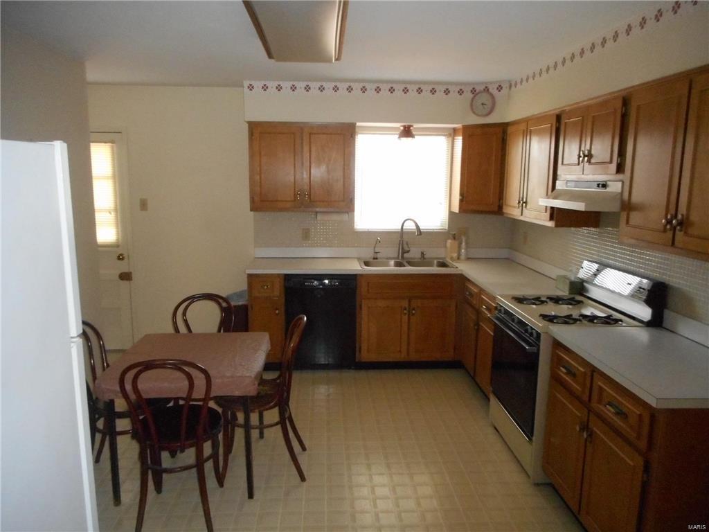 6380 Deer Run Road Florissant, MO 63033 - Photo 3 of 20 Gallery Image 3