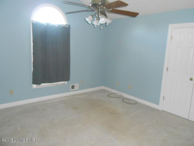 1113 Foxfire Road Bardstown, KY 40004 - Photo 8 of 17 1113 Foxfire Rd NEW PHOTOS 006