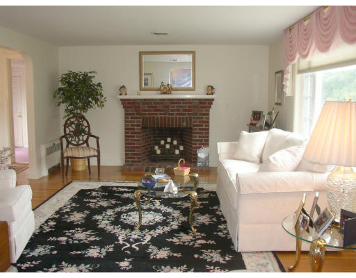 111 Stanley Road Swampscott, MA 01907 - Photo 5 of 9 Gallery Image 5