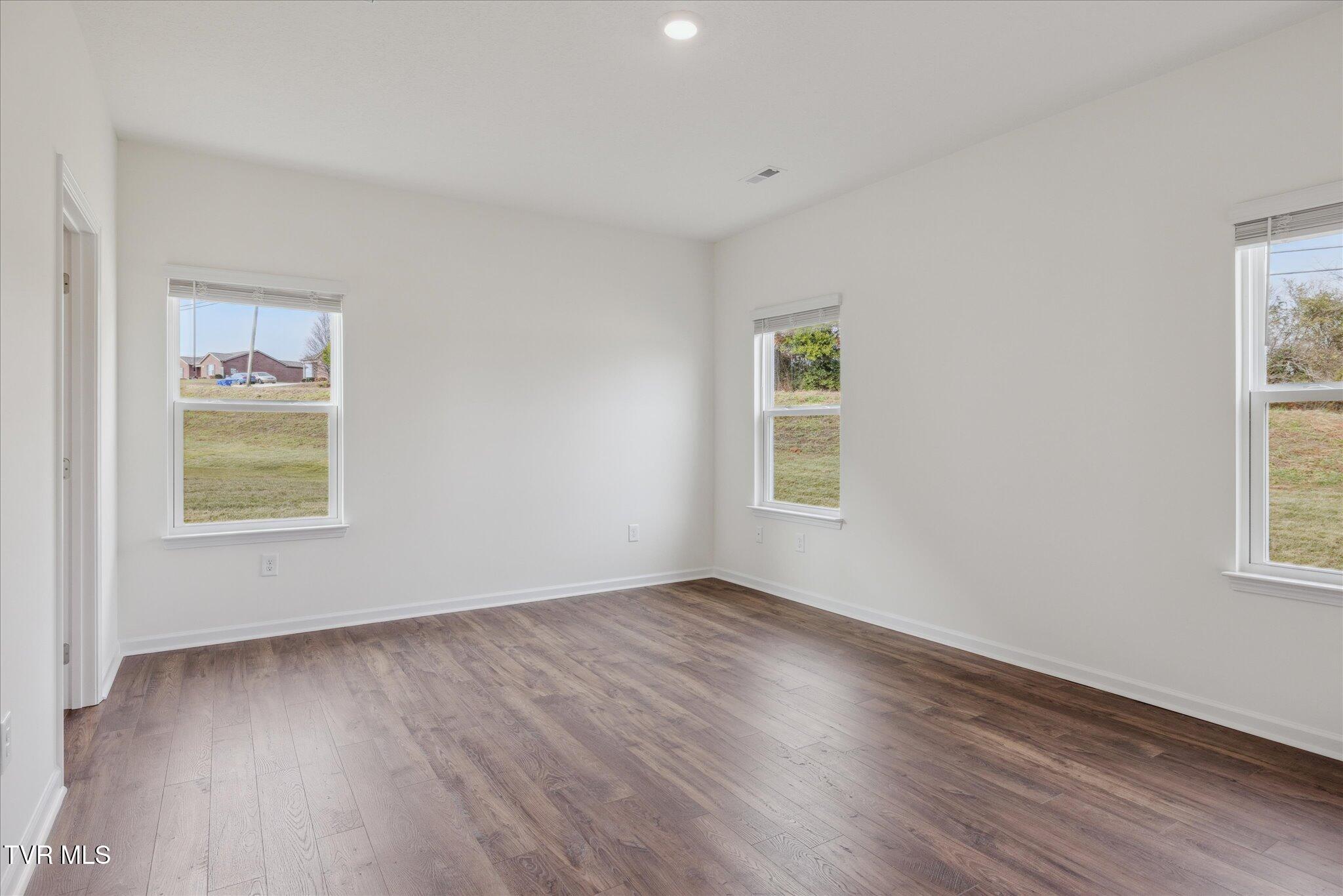 551 Fieldcrest Road Blountville, TN 37617 - Photo 8 of 21 09-IMG_0001