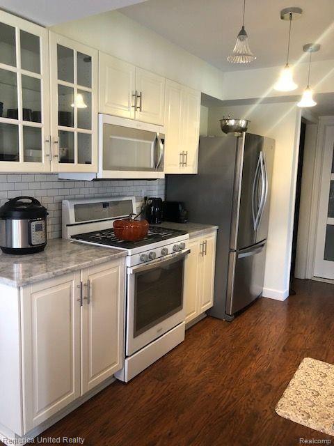408 Meadow Bridge Drive Rochester Hills, MI 48307 - Photo 13 of 27