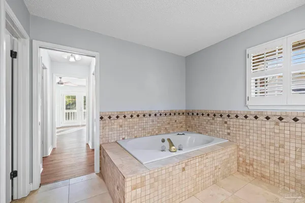 $645,000 | 4550 La Jolla, Pensacola, FL 32504