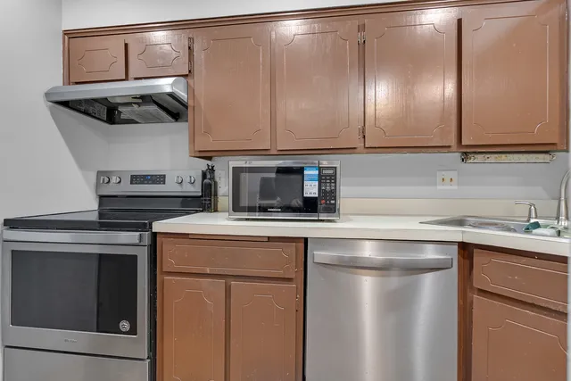 $262,000 | 7830 West North Avenue, Unit 414, Elmwood Park, IL 60707